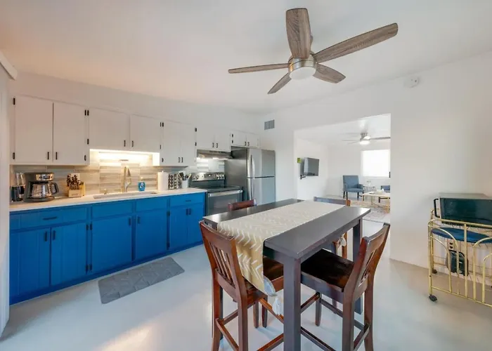 Cozy And Bright, 2 Bedroom 1 Ba, Central, Spotless