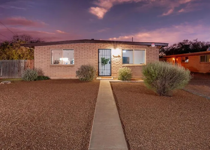 Cozy And Bright, 2 Bedroom 1 Ba, Central, Spotless Apartment Tucson