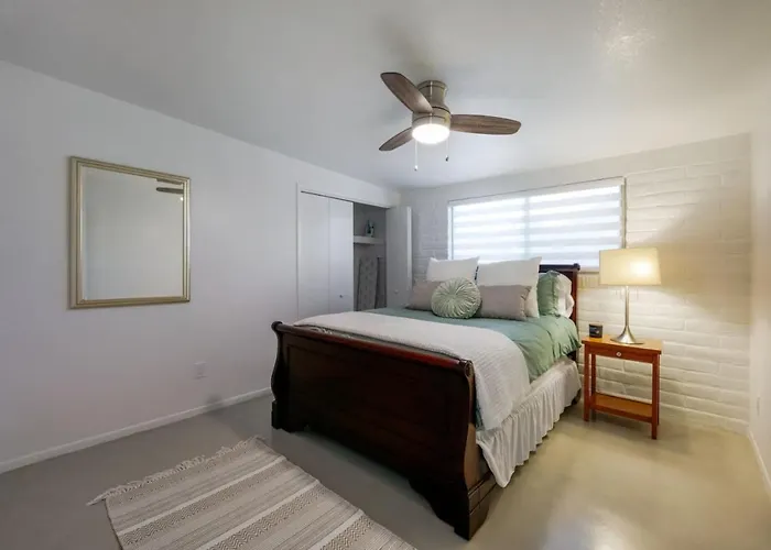 Apartment Cozy And Bright, 2 Bedroom 1 Ba, Central, Spotless