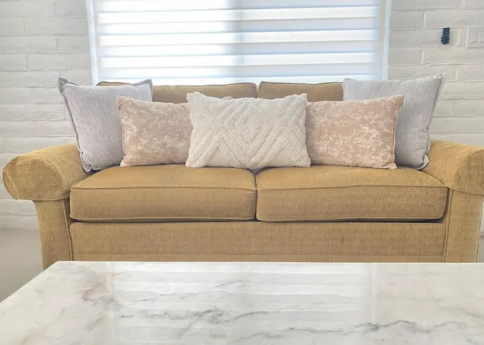 Apartment Cozy And Bright, 2 Bedroom 1 Ba, Central, Spotless