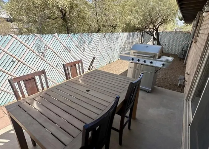 Cozy And Bright, 2 Bedroom 1 Ba, Central, Spotless *